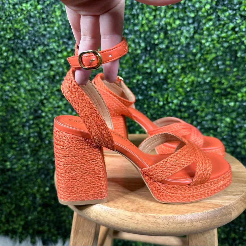 New in box‎ Crown Vintage Dylann Sandal in Mandarin Orange